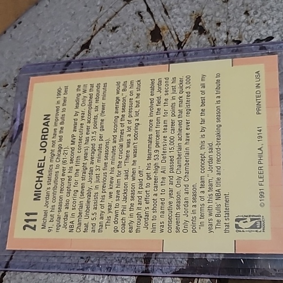 Michael Jordan. 3 card bundle. 96' Skybox, 91' Fleer, 97' Upper Deck. - Picture 7 of 8